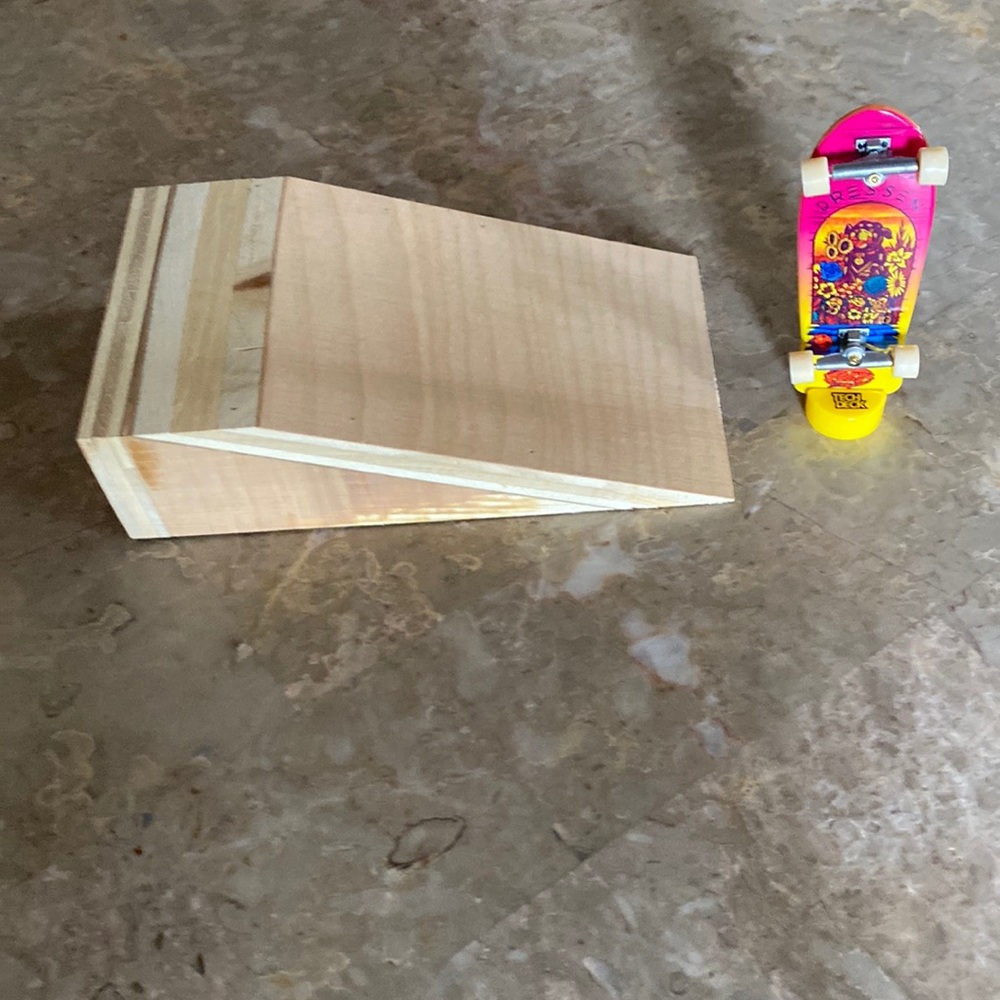 Tech Deck finger board plus ramp